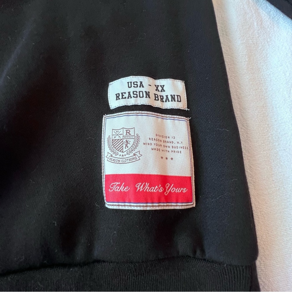Reason Sweatshirt Men’s Lg Crewneck Black/Red Stash Box Embroidered Patch NWT - Picture 5 of 10